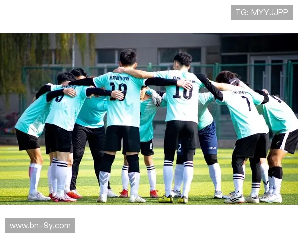 永定俱乐部足球比赛精彩上演 球员们全力以赴展现实力争夺冠军荣耀