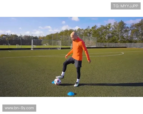 全面掌握足球护球搬腿技巧的高效系统化分阶段训练方法详解指南全