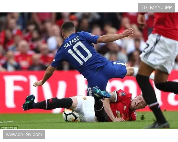 男款曼联足球套装舒适透气吸汗速干专业运动训练装备推荐优选系列